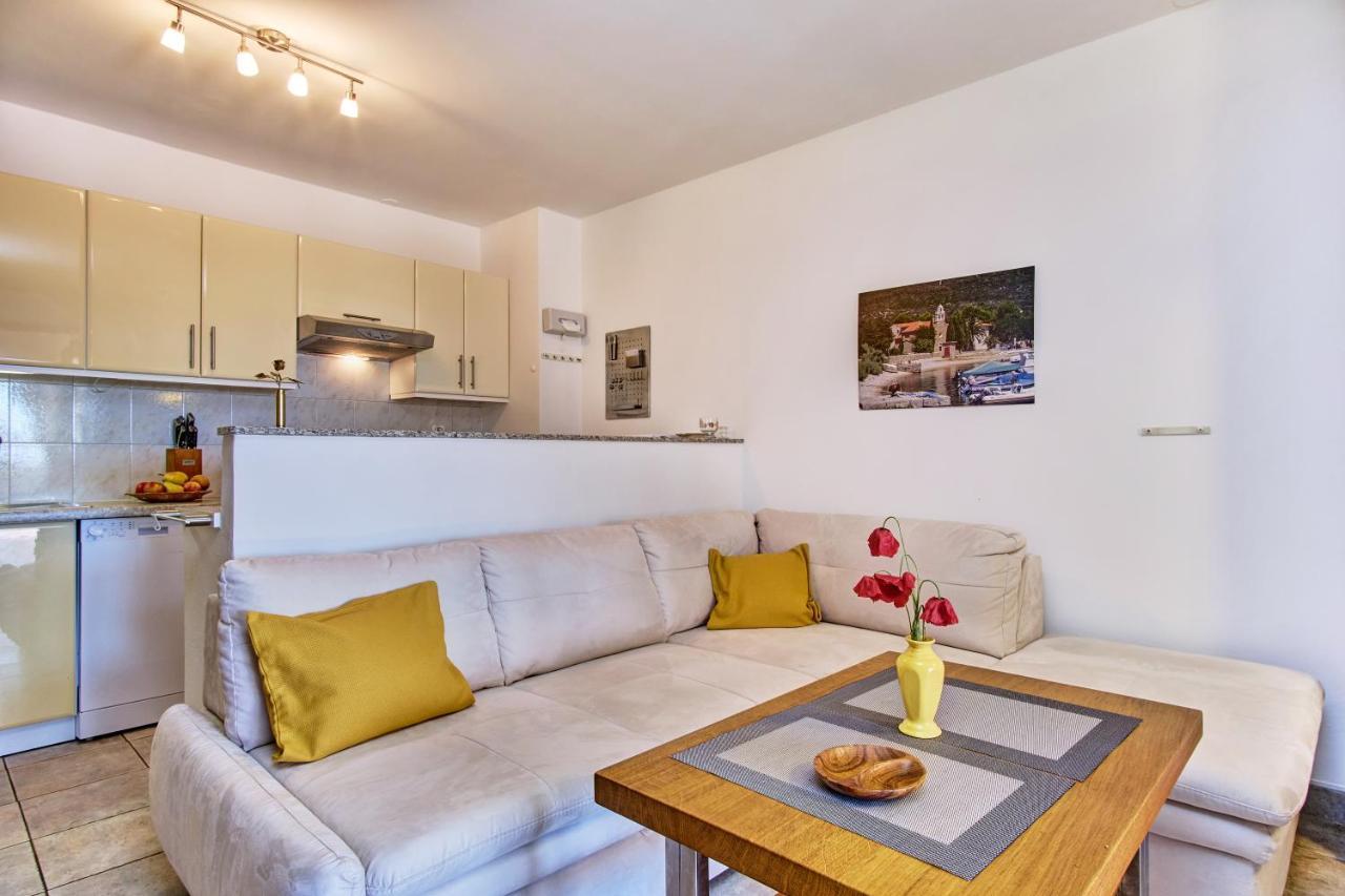 Apartment Mateo Miholascica エクステリア 写真