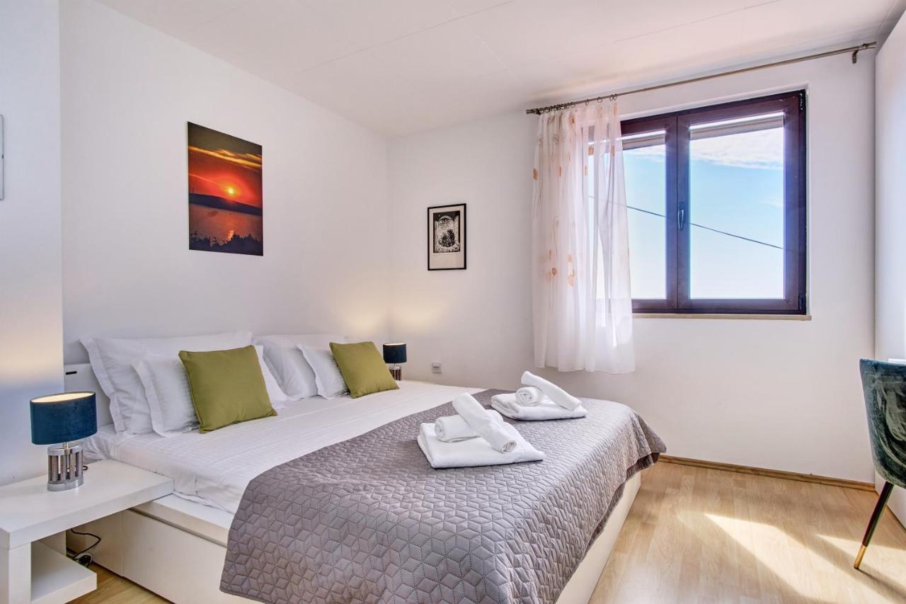 Apartment Mateo Miholascica エクステリア 写真